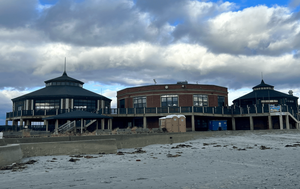 Easton's Beach Bathhouses Closed for 2024 Season for Snack Bar ...
